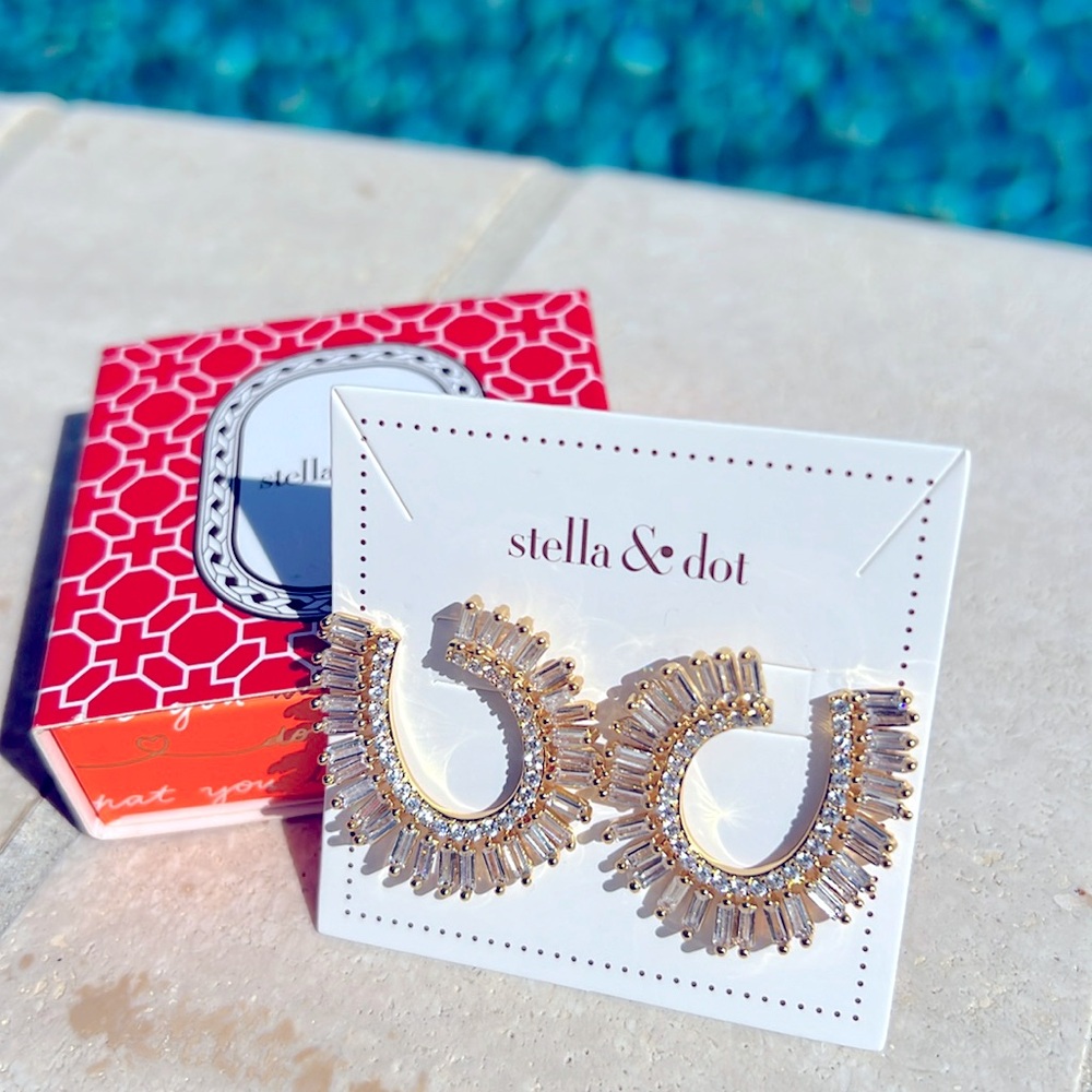Stella & dot Baguette Blitz earrings NWOT Gold U-shape Glittery Posts Rhinestone